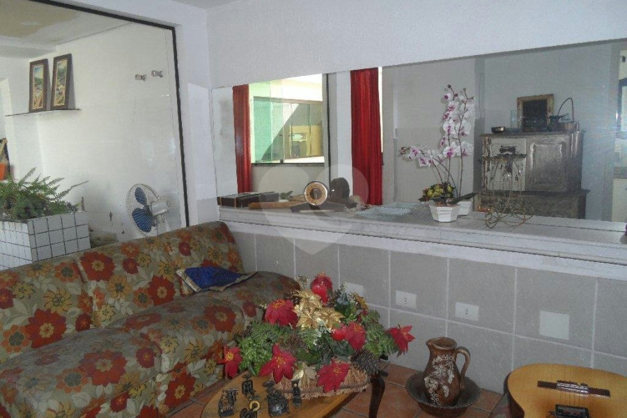 Sobrado à venda com 4 quartos, sendo 1 suíte, em Água Fria, São Paulo, SP