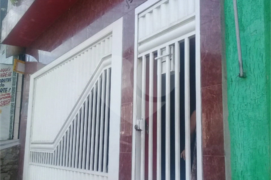 Sobrado à venda com 3 quartos no Brasilândia, São Paulo, SP