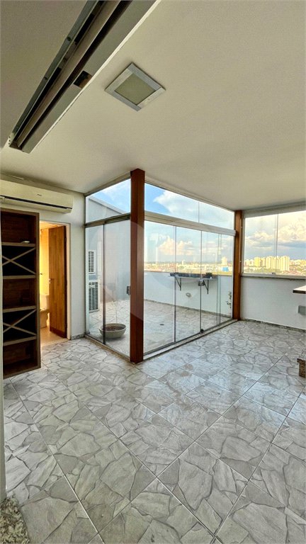 Apartamento à venda com 3 quartos, sendo 1 suíte,  em Parque Residencial Aquarius, São José dos Campos, SP