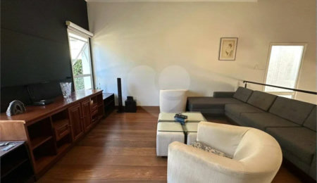 Casa à venda com 3 suítes no condomínio Recanto dos Paturis, Vinhedo - SP
