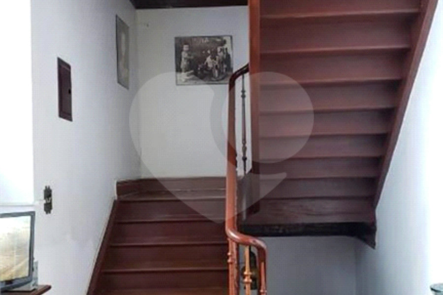 Casa à venda com 4 quartos, sendo 2 suítes, em Horto, São Paulo, SP