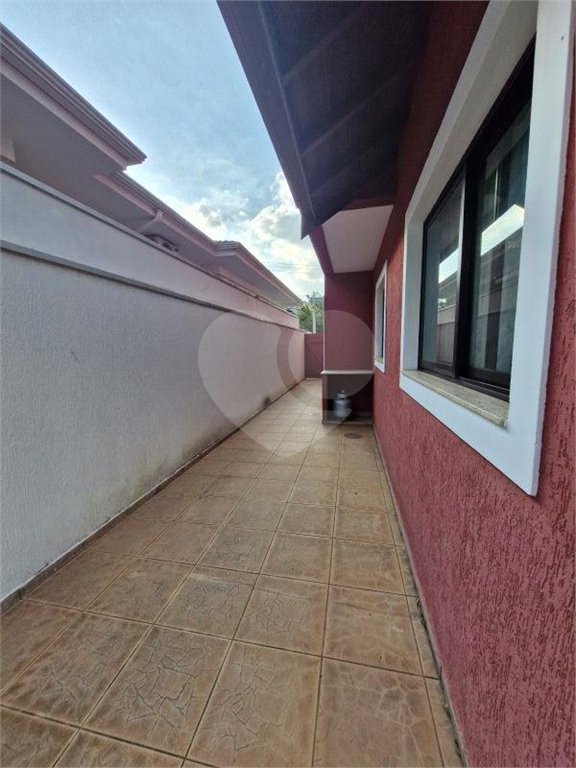 Casa à venda ou para alugar com 3 quartos, sendo 1 suíte, no condomínio Recanto dos Paturis, Vinhedo - SP