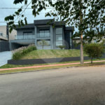 Casa à venda com 5 suítes no condomínio Residencial Santa Maria, Jandira - SP