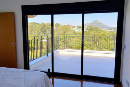 Casa à venda ou para alugar com 4 suítes no condomínio Itaporã, Atibaia - SP