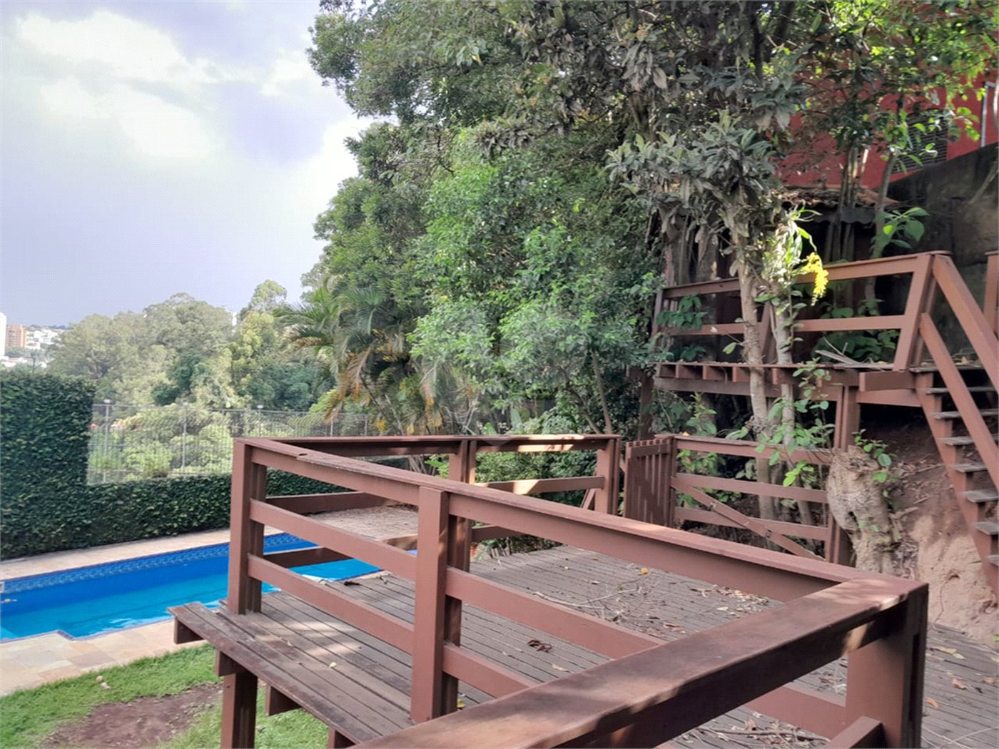 Sobrado à venda com 6 quartos, sendo 3 suítes, em Rolinópolis, São Paulo, SP