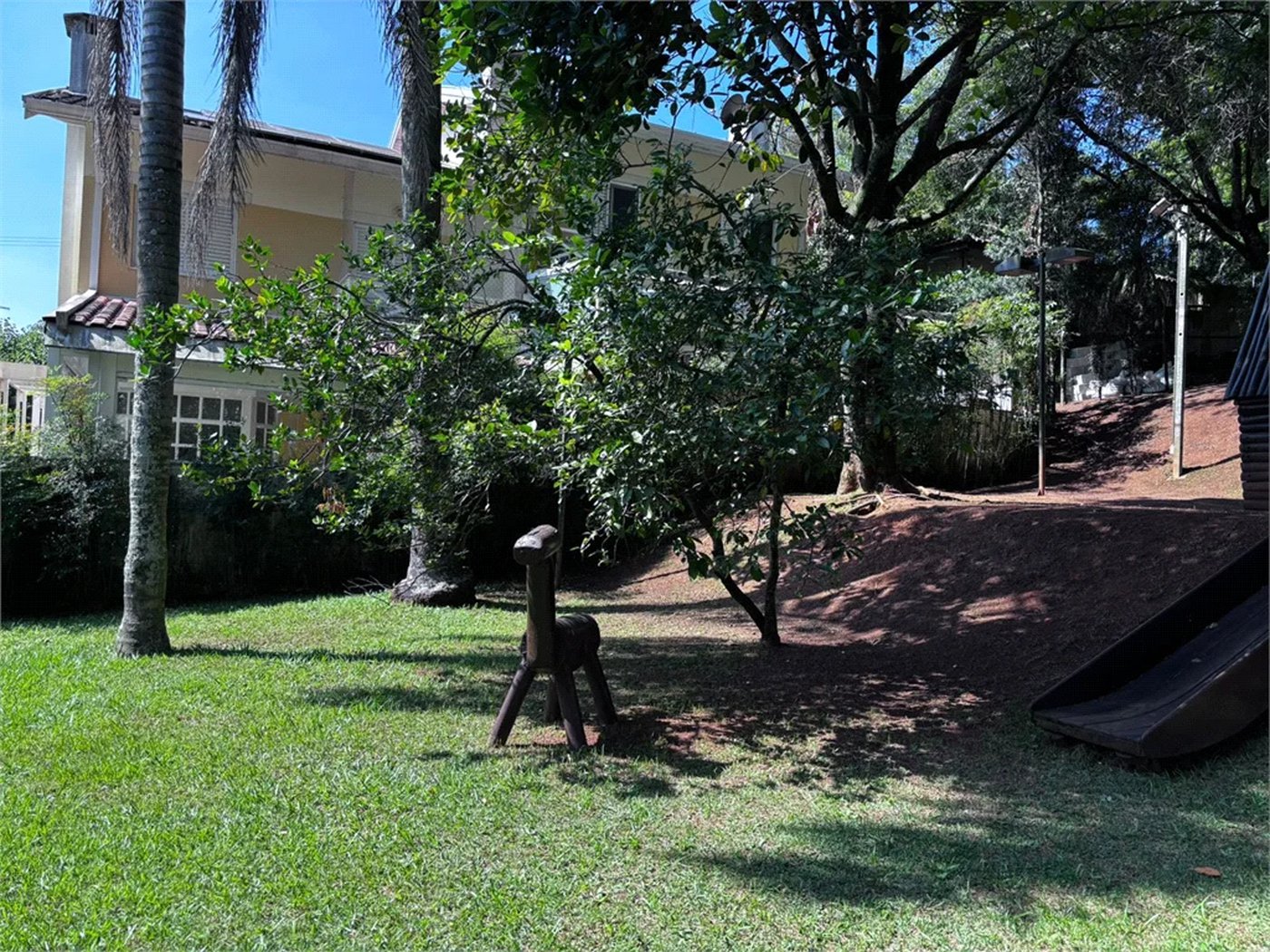 Casa à venda com 3 quartos, sendo 1 suíte,  no condomínio Villagio da Granja, Cotia - SP
