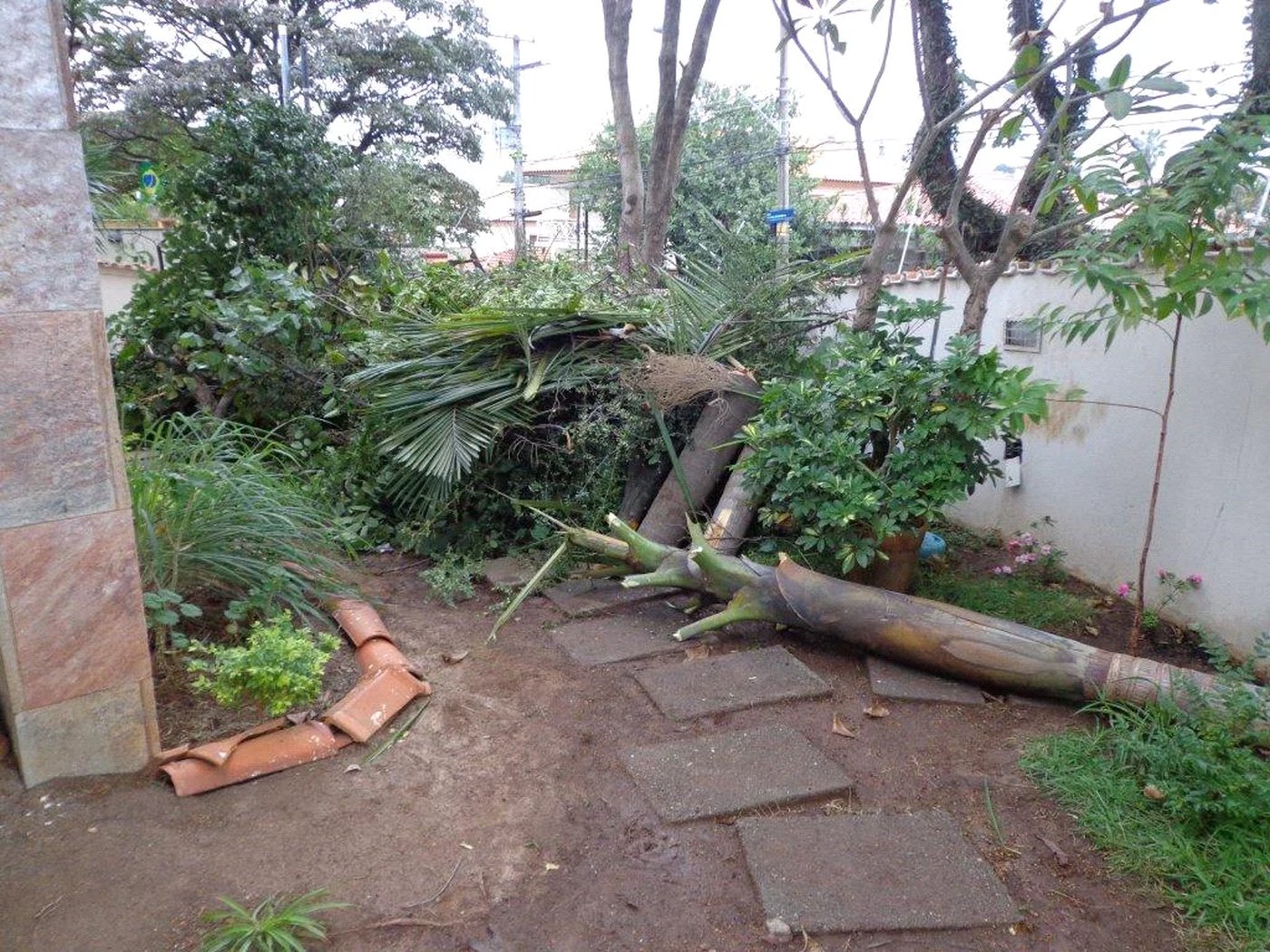 Casa à venda com 4 quartos, sendo 2 suítes, em Jardim Bonfiglioli, São Paulo, SP