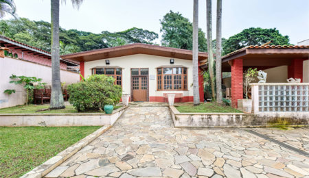 Casa à venda com 3 quartos, sendo 2 suítes,  em Alto da Boa Vista, São Paulo, SP