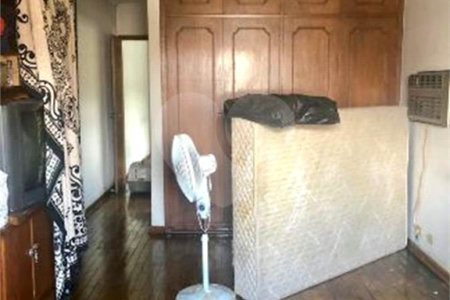 Sobrado à venda ou para alugar com 4 quartos, sendo 1 suíte, em Brooklin Paulista, São Paulo, SP