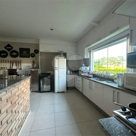 Casa à venda com 3 quartos, sendo 1 suíte,  no condomínio Vale do Lago, Sorocaba - SP