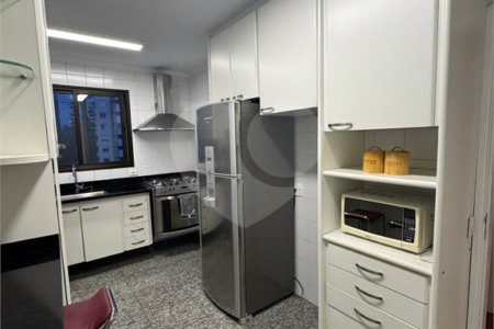 Apartamento à venda com 3 suítes em Vila Suzana, São Paulo, SP