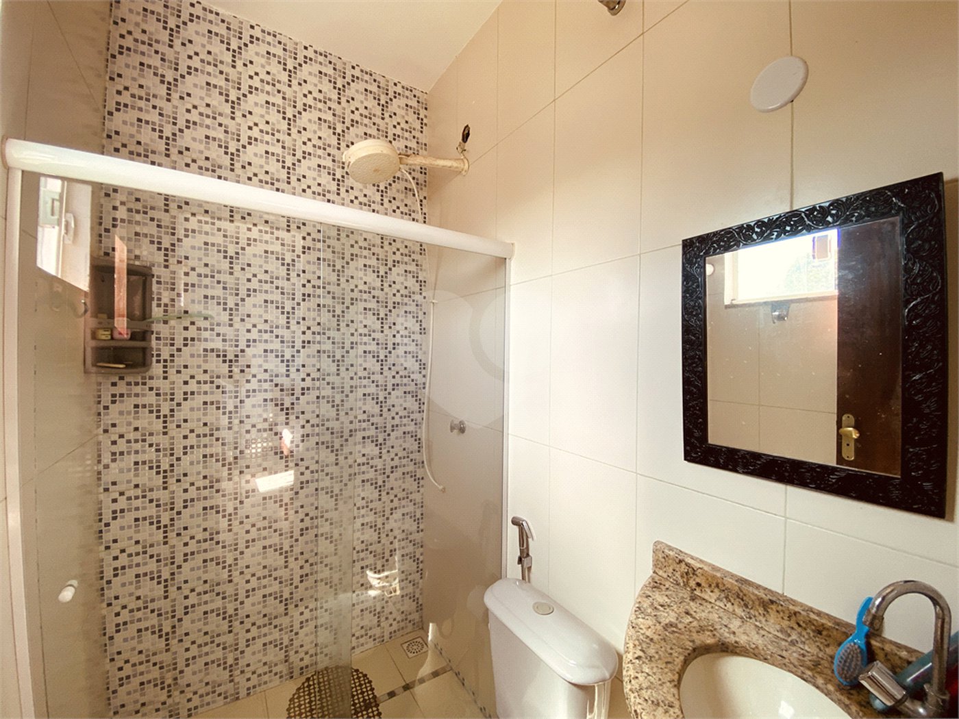Casa em condomínio para alugar com 2 quartos, sendo 1 suíte, em Caravelas, Armação dos Búzios, RJ