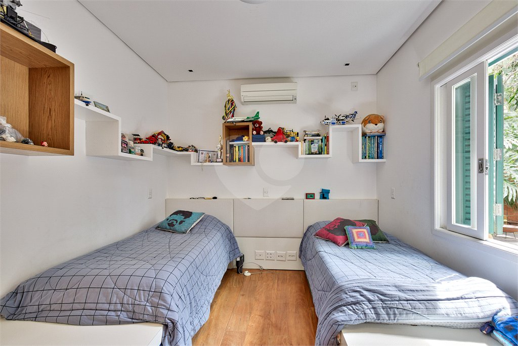 Casa Térrea à venda com 3 quartos, sendo 1 suíte, em Alto da Boa Vista, São Paulo, SP