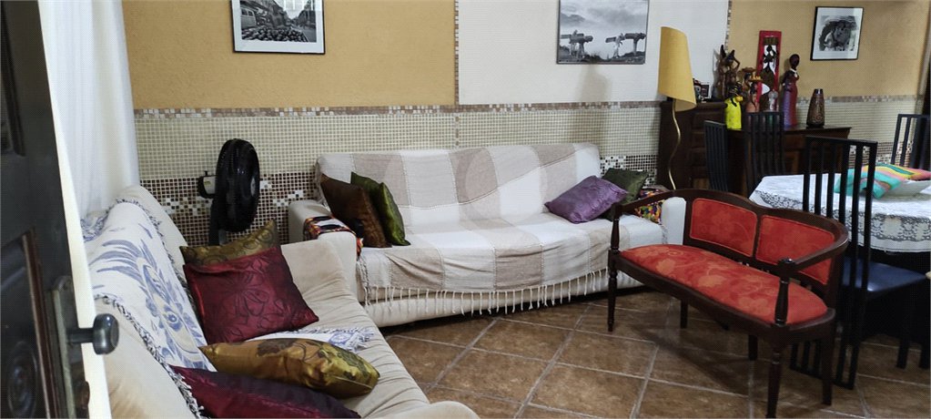 Sobrado à venda com 4 quartos, sendo 2 suítes, em Rio Pequeno, São Paulo, SP