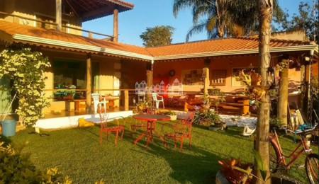 Chácara à venda ou locação no Jardim Estância Brasil – Atibaia/SP, com vista para a Pedra Grande