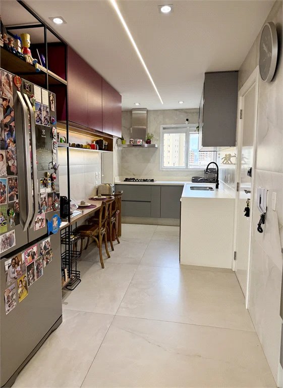 Apartamento à venda com 3 suítes em Vila Romana, São Paulo, SP