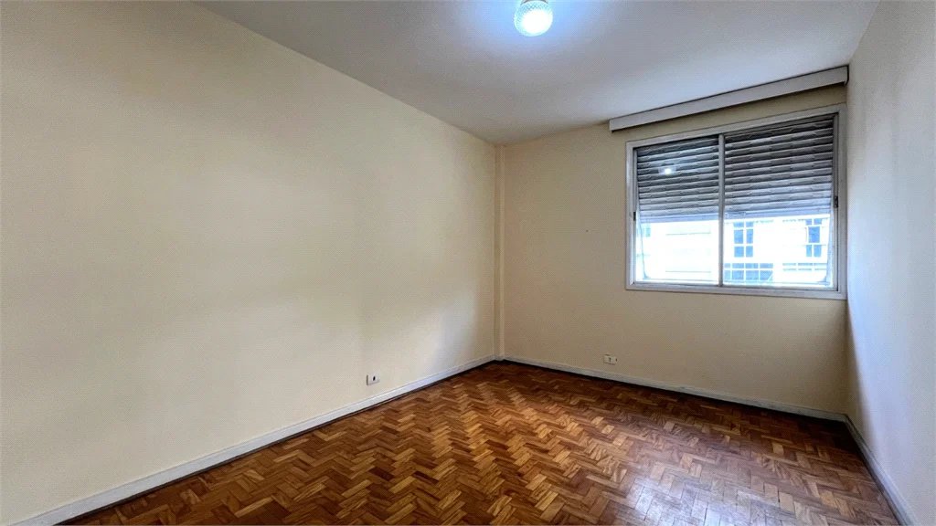 Apartamento à venda com 3 quartos, sendo 1 suíte,  em Pinheiros, São Paulo, SP
