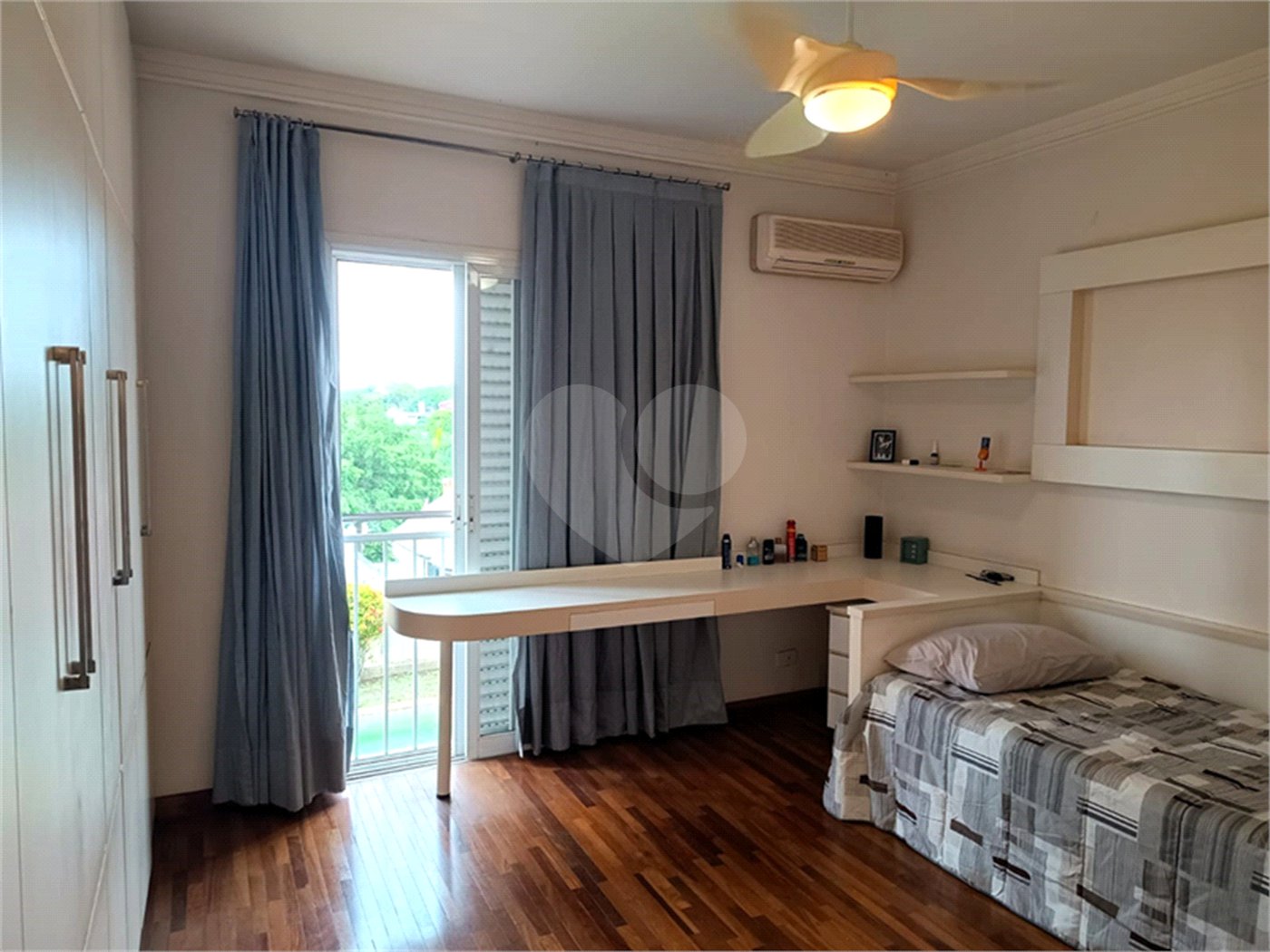 Casa Térrea à venda com 4 quartos, sendo 3 suítes, em Jardim Morumbi, São Paulo, SP