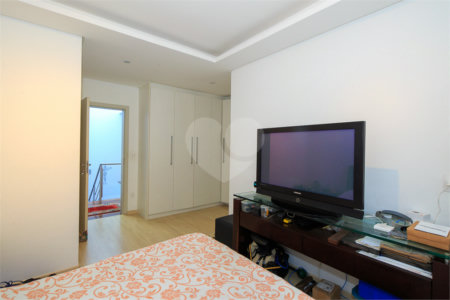 Casa à venda com 4 suítes no condomínio Vila Alba, São Paulo - SP