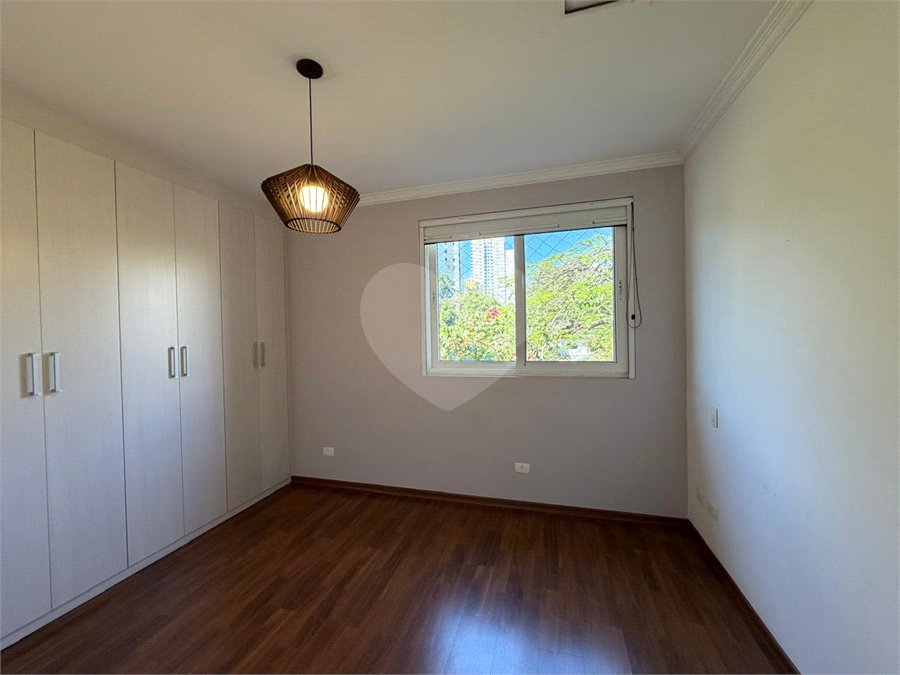 Casa à venda ou para alugar com 4 quartos, sendo 3 suítes, em Alto da Boa Vista, São Paulo, SP