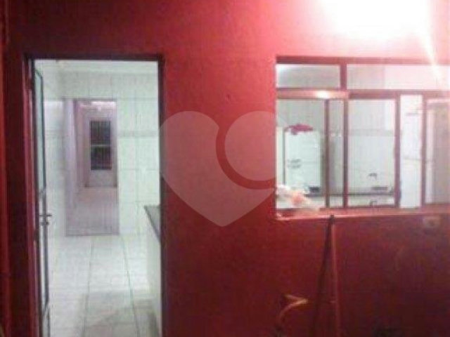 Casa à venda com 4 quartos, sendo 1 suíte,  em Jardim Peri, São Paulo, SP