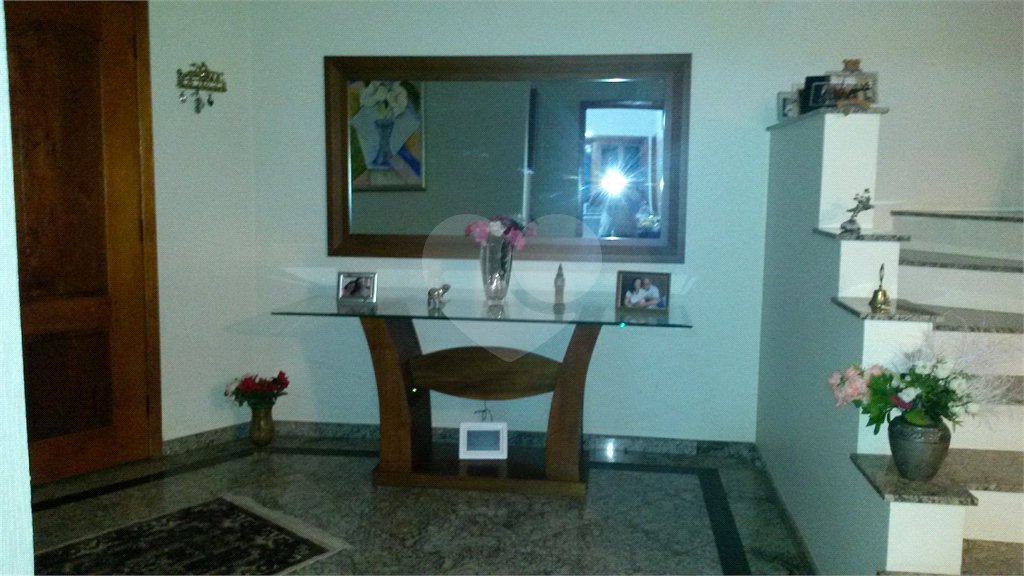 Casa à venda com 4 quartos, sendo 2 suítes, no condomínio Alpes da Cantareira, Mairiporã - SP