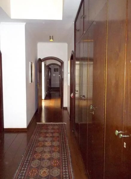 Sobrado à venda com 4 quartos, sendo 2 suítes,  em Jardim Leonor, São Paulo, SP