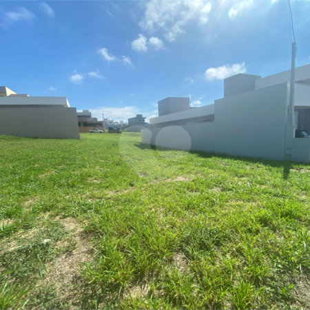 Lote no Condomínio Village Damha IV