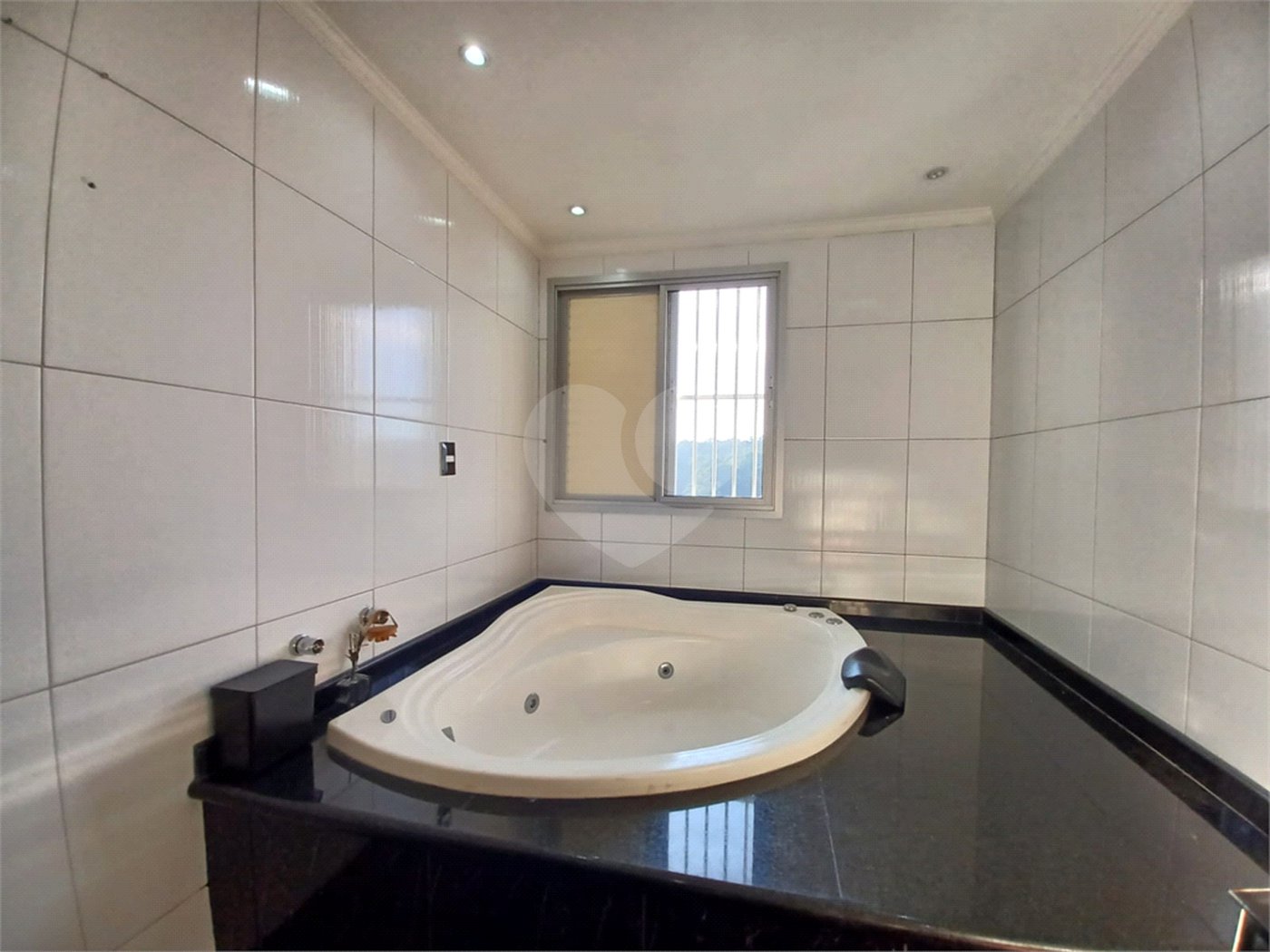 Apartamento à venda ou para alugar com 2 quartos, sendo 1 suíte, em Tremembé, São Paulo, SP