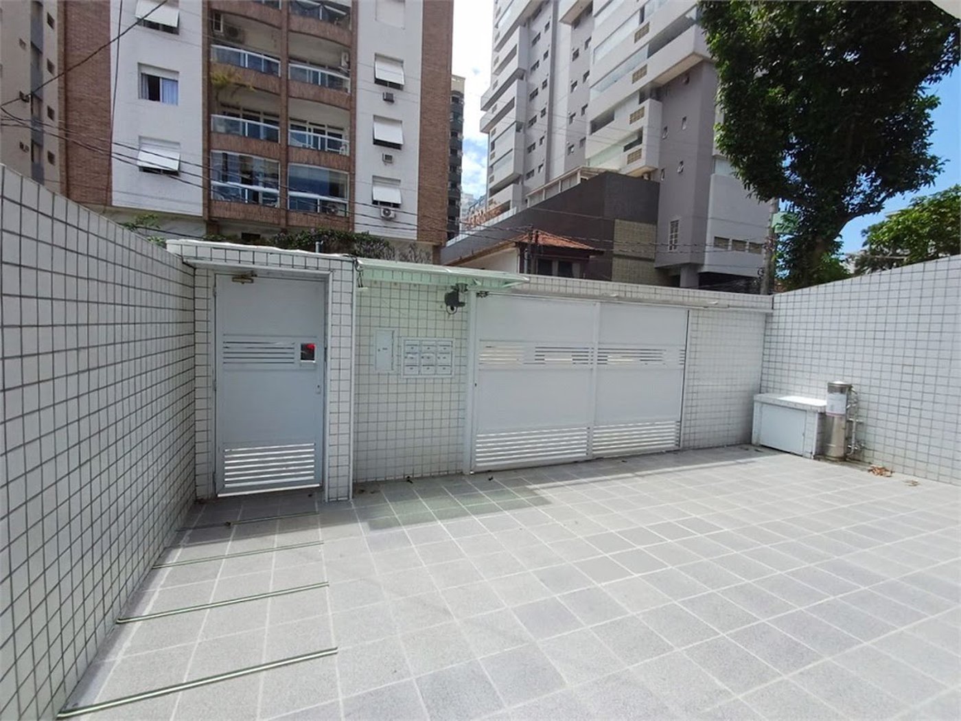 Apartamento com 2 dormitórios à venda, 59 m² por R$ 420.000,00 - Gonzaga - Santos/SP
