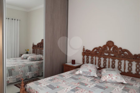 Casa à venda com 5 suítes no condomínio Ipe Velho, Vinhedo - SP