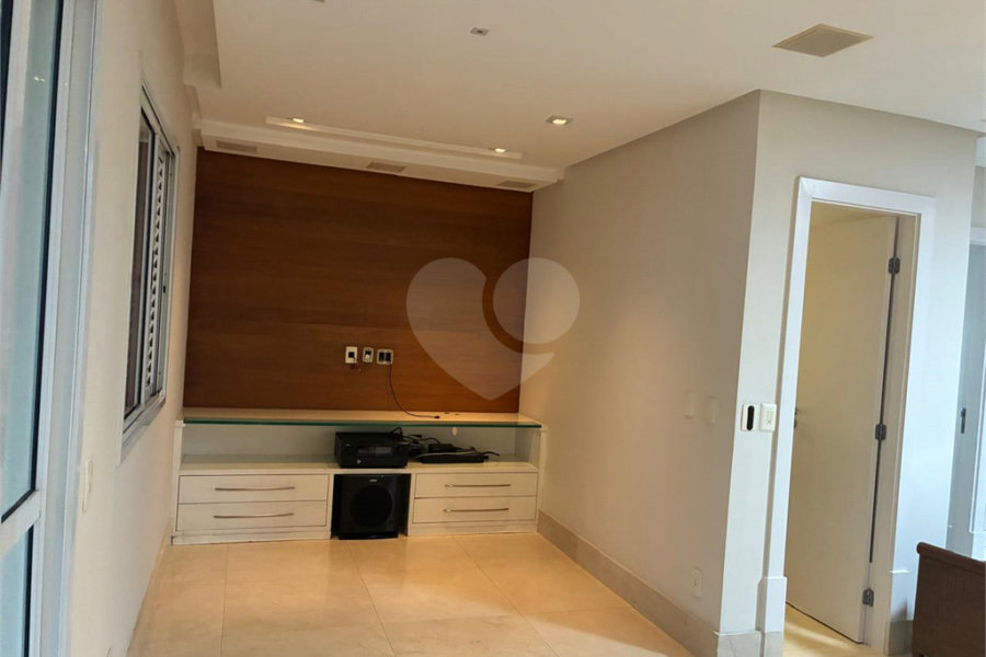 Apartamento à venda com 3 quartos, sendo 1 suíte, em Vila Guilherme, São Paulo, SP