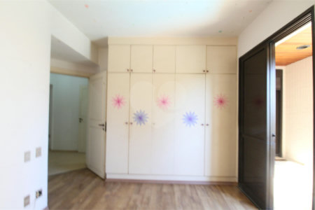 Apartamento à venda com 3 suítes em Vila Suzana, São Paulo, SP