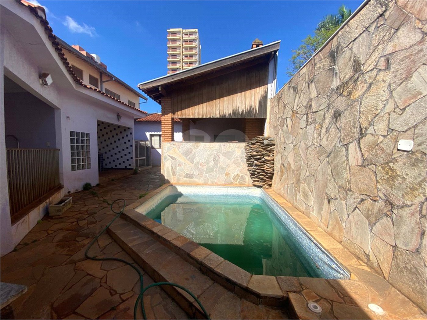 Casa à venda com 3 quartos, sendo 1 suíte, no Centro, Araraquara, SP