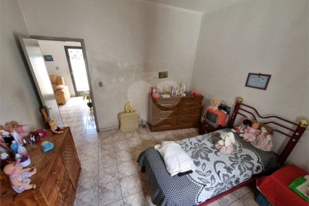 Casa térrea a venda na Vila Lutfalla