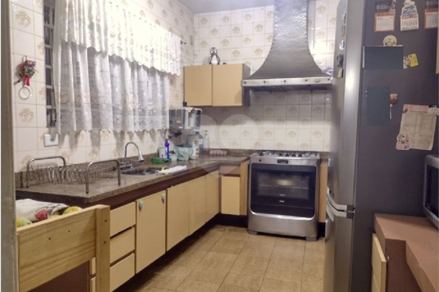 Sobrado à venda com 6 quartos, sendo 1 suíte,  em Vila Gustavo, São Paulo, SP