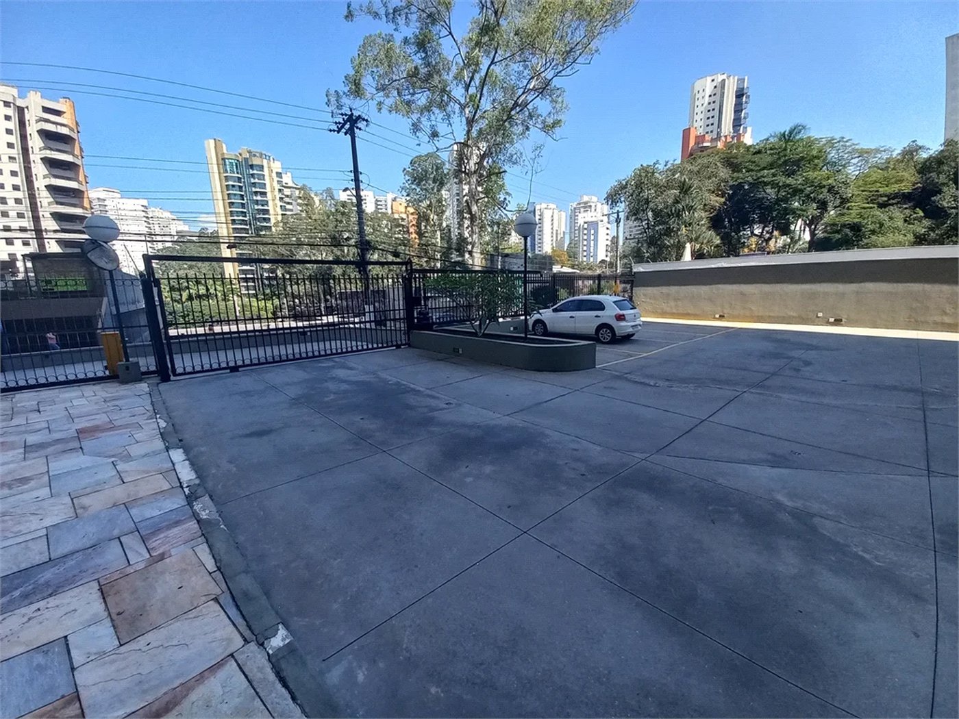 Apartamento à venda com 3 quartos, sendo 1 suíte,  em Vila Andrade, São Paulo, SP