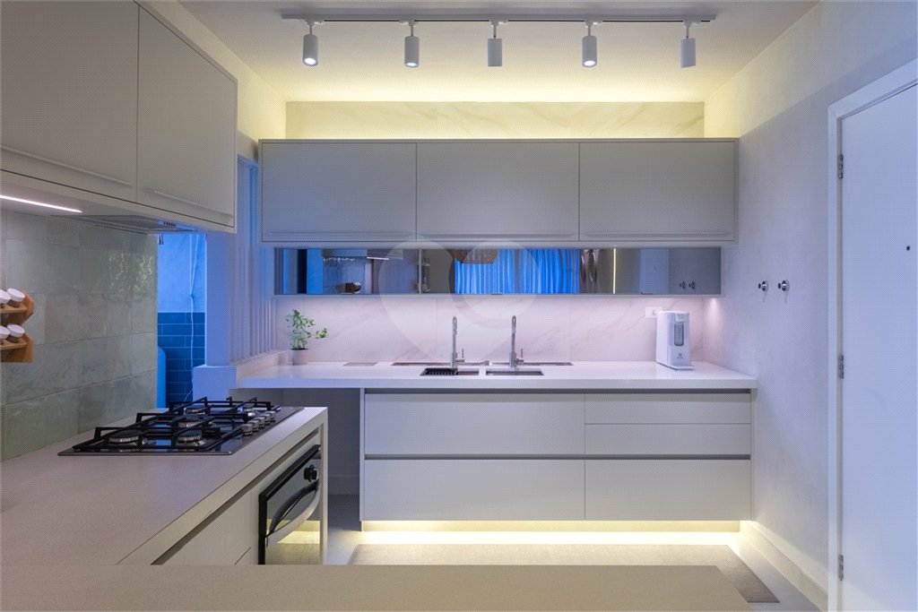 Apartamento à venda com 3 quartos, sendo 1 suíte, em Pitangueiras, Guarujá, SP