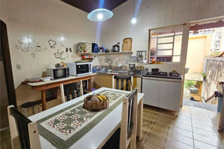 Casa Térrea à venda com 3 quartos, sendo 1 suíte, no Centro, Poá, SP