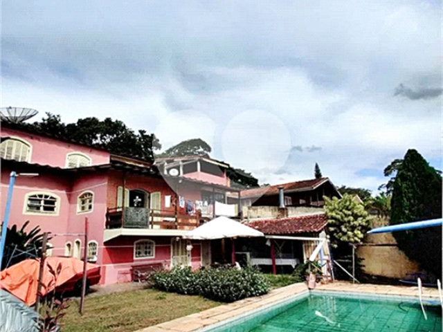 Casa à venda com 4 quartos, sendo 1 suíte,  no condomínio Chacarás Bela Vista, Mairiporã - SP