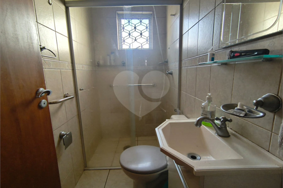 Sobrado à venda com 8 quartos, sendo 2 suítes, em Parada Inglesa, São Paulo, SP