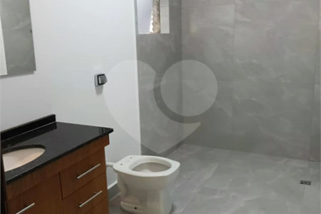 Sobrado para alugar com 2 quartos, sendo 1 suíte, no Centro, São Roque, SP
