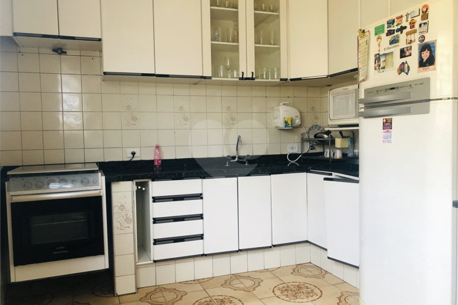 Sobrado à venda com 3 quartos, sendo 1 suíte, em Vila Romero, São Paulo, SP