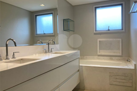 Apartamento para alugar com 3 suítes em Granja Julieta, São Paulo, SP