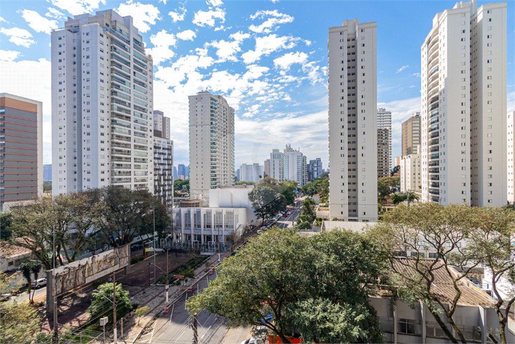 Apartamento à venda com 2 quartos, sendo 1 suíte, em Alto da Boa Vista, São Paulo, SP