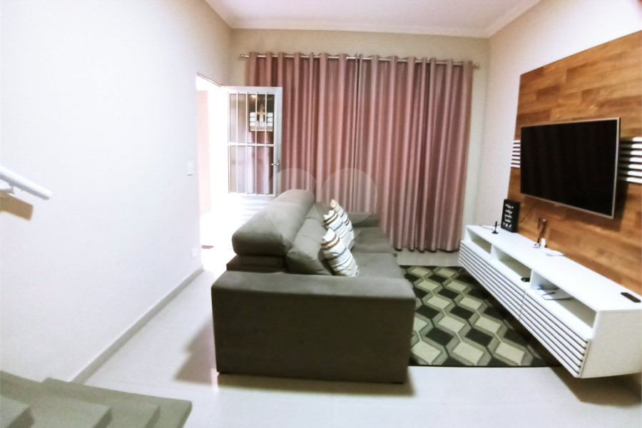 Sobrado à venda com 3 quartos no Brasilândia, São Paulo, SP