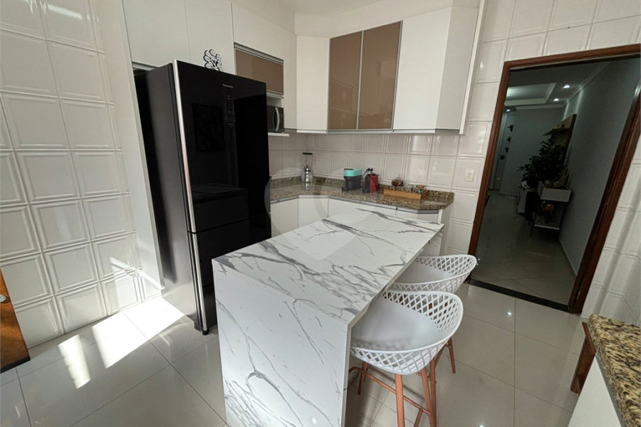 Casa à venda com 3 quartos, sendo 1 suíte, no condomínio Mira Estrela, São Paulo - SP