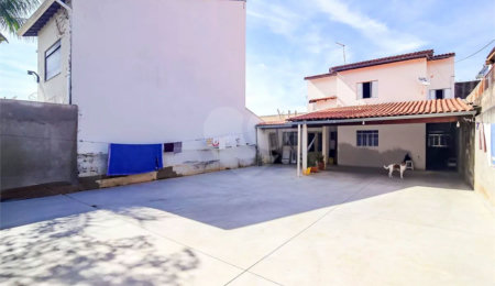 Sobrado à venda com 4 quartos, sendo 1 suíte, em Residencial Monte Verde, Indaiatuba, SP