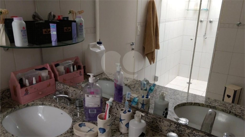 Casa à venda com 3 quartos, sendo 1 suíte, no condomínio Residencial Água Fria, São Paulo - SP
