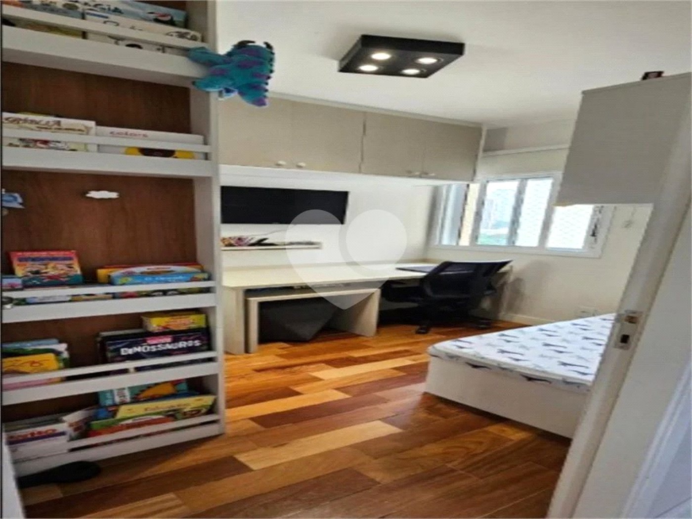 Apartamento à venda com 3 quartos, sendo 1 suíte,  em Vila Regente Feijó, São Paulo, SP